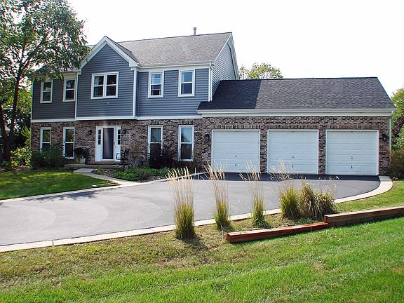 3rd image of 821 Salceda Dr