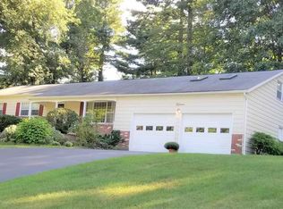 15 Village View Blf, Ballston Lake, NY 12019