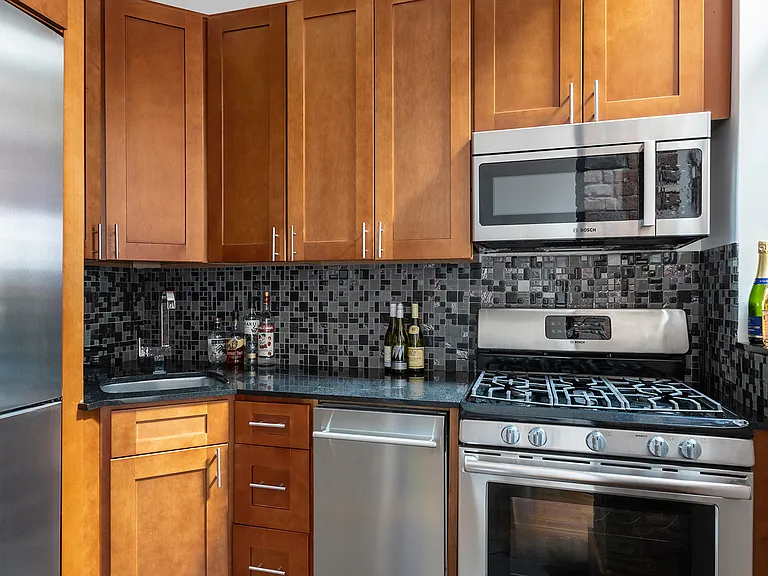 68 Thompson St #B — Photo 6