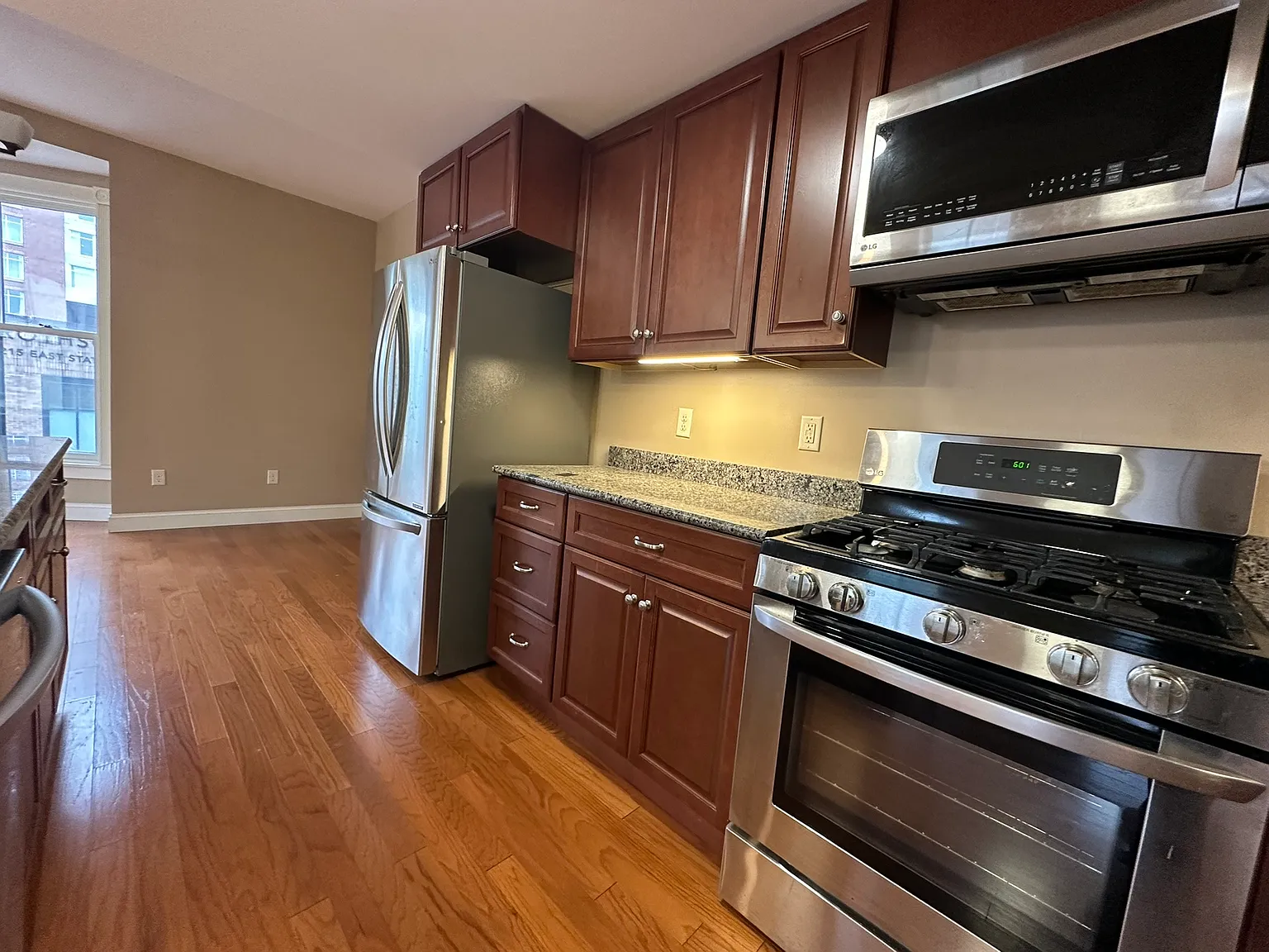 1 bed, $2,200 — Photo 3