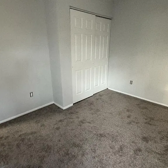 79 Lexington Blvd — Photo 13