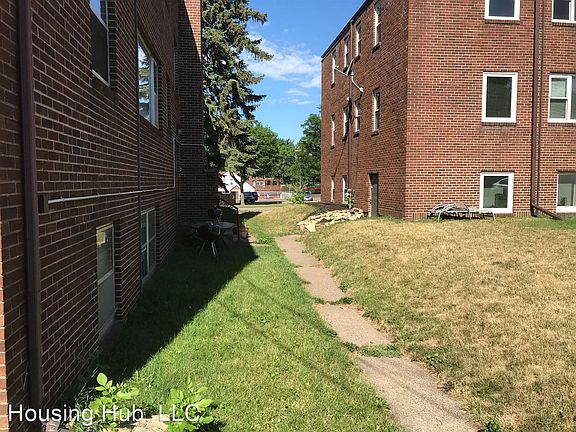 3rd image of 1573 Hartford Ave #7