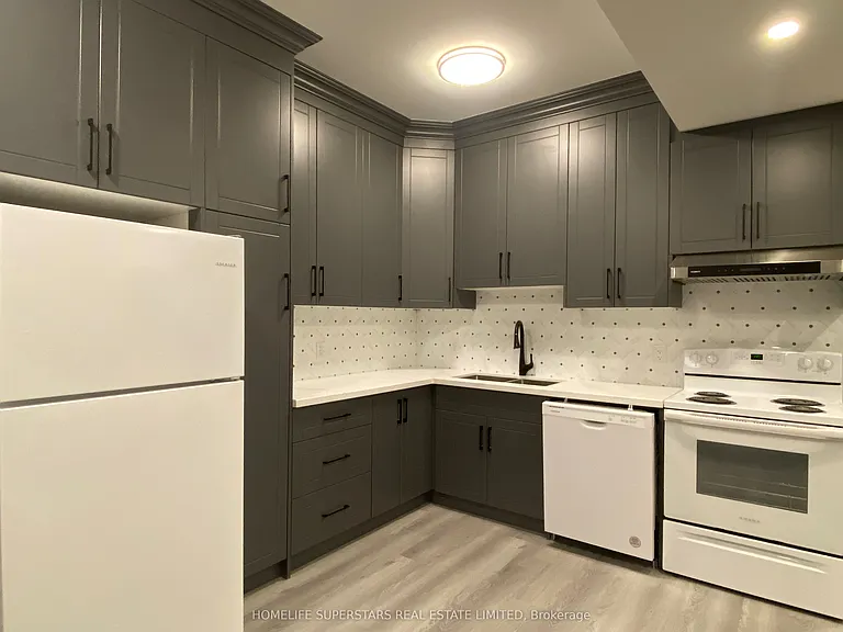 306 Jarvis St E — Photo 14