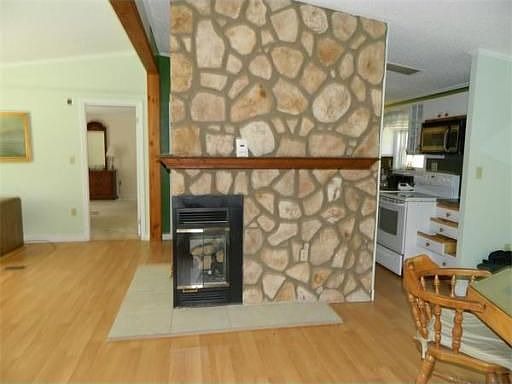 4th image of 18 Barnfield Dr