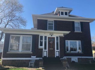 312 W Court St, New Hampton, IA 50659