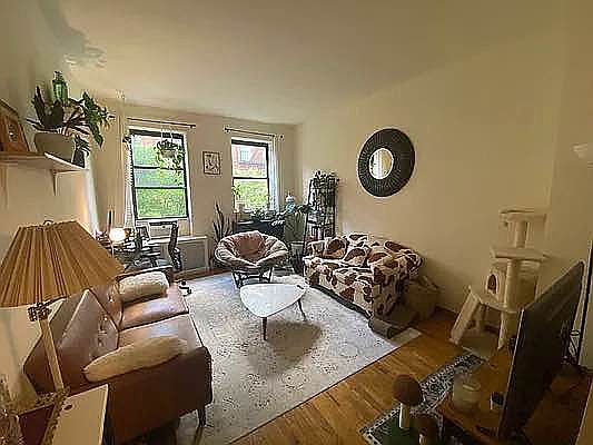 1st image of 172 W 81st St APT 4A