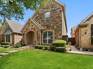 246 Carrington Ln, Lewisville, TX 75067