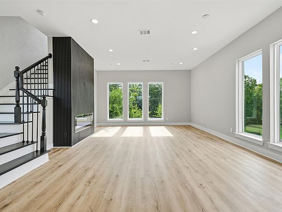 2nd image of 3913 Griggs Rd