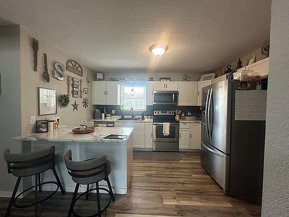 4th image of 226 N Lake St
