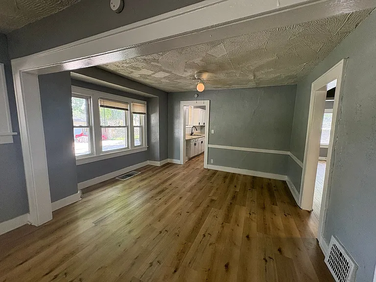 5401 Highland Ave — Photo 6