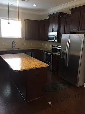 1705 Lincoln St — Photo 8