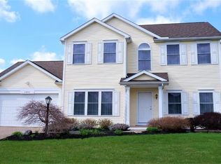 6408 Sunray Crest Dr, Victor, NY 14564