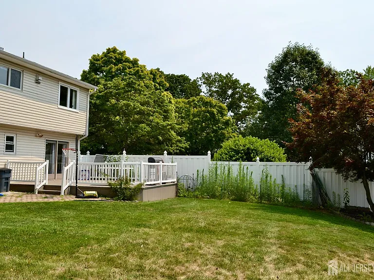 2 Albemarle Rd — Photo 21