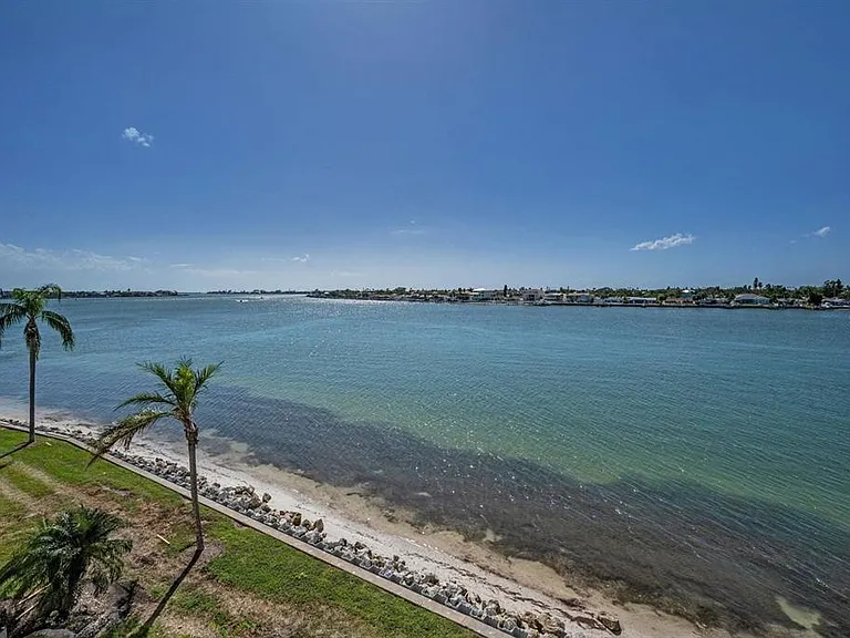 6085 Bahia Del Mar Cir #467 — Photo 21