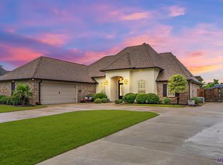 6001 Waterford Ln, Sorrento, LA 70778