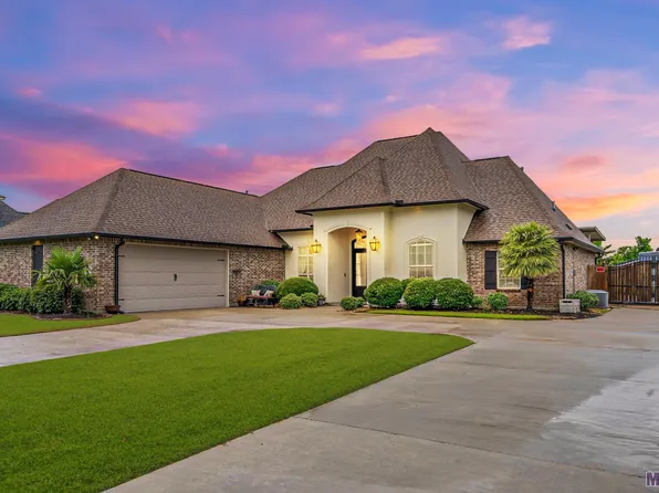 6001 Waterford Ln, Sorrento, LA 70778