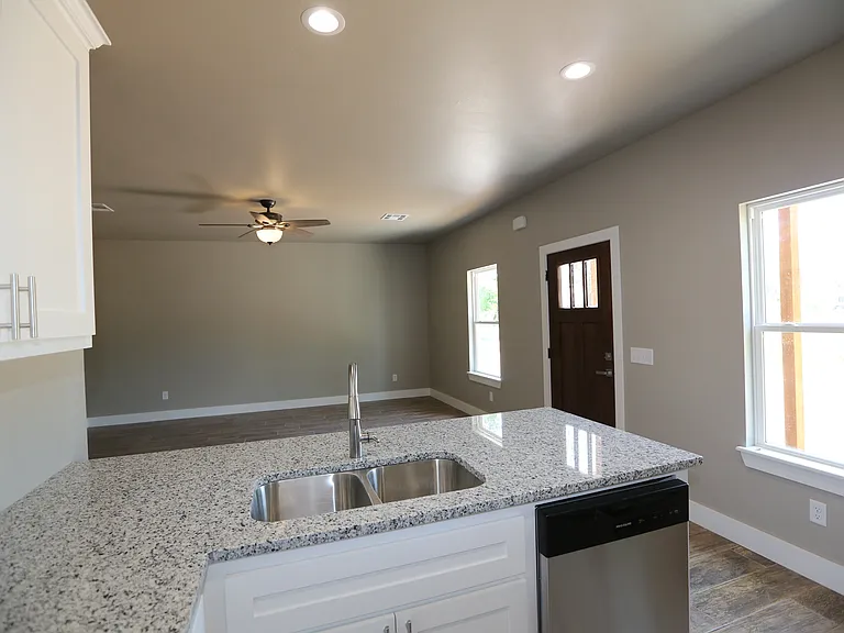 114 W French St — Photo 16
