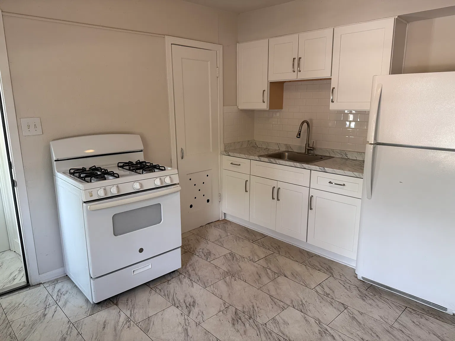2 bed, 800 sqft, $1,750 — Photo 4
