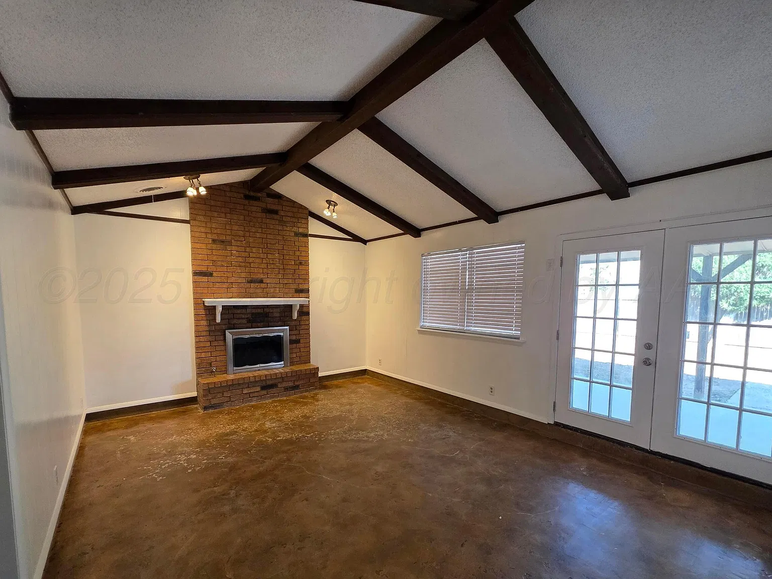 4 bed, 1816 sqft, $1,850 — Photo 4