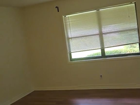 3rd image of 1415 Southland Vista Ct NE