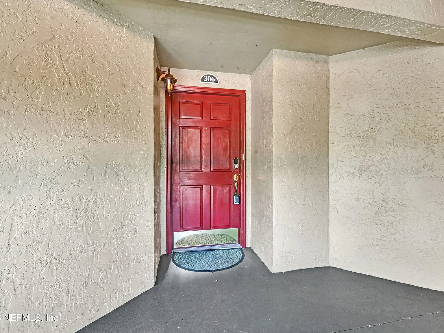3 bed, 2.0 bath, 1664 sqft, $2,300 — Photo 2