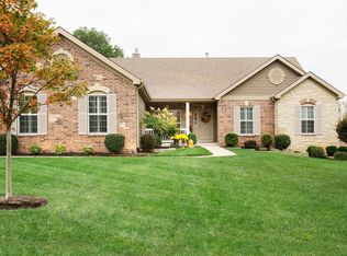 9811 Grandview Lake Ct, Saint Louis, MO 63127