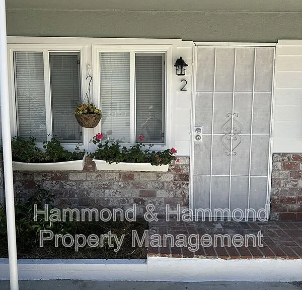 5854 Tujunga Ave #2 — Photo 2