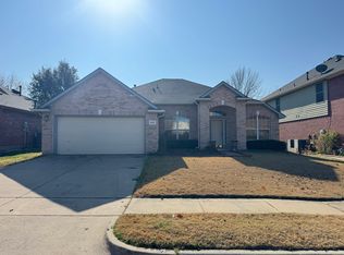 2427 Rio Grande Dr, Grand Prairie, TX 75052