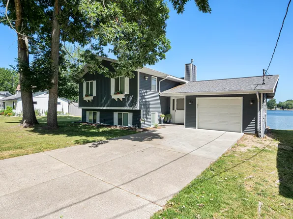 10520 Maple Xing, Stanwood, MI 49346