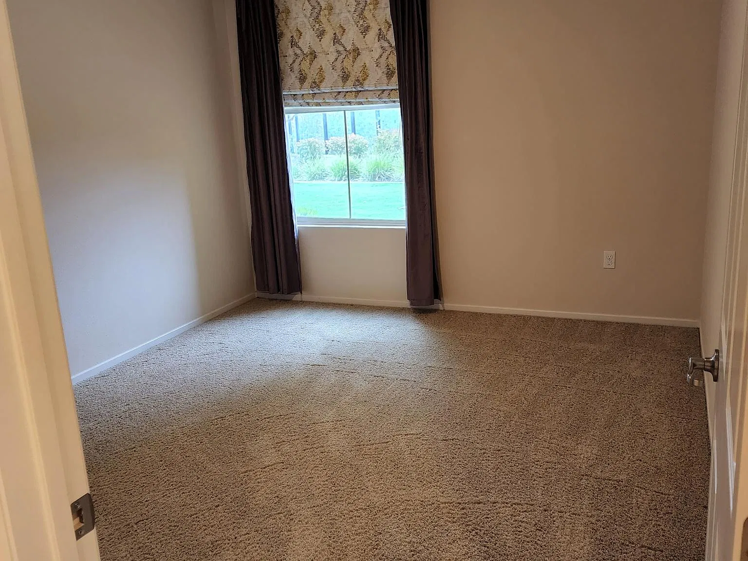 2 bed, 1200 sqft, $3,600 — Photo 4