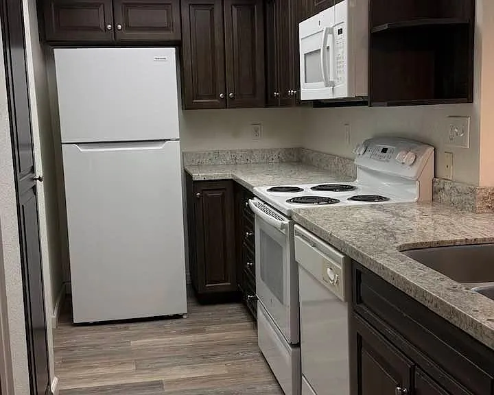 100 E Fillmore St #208 — Photo 11