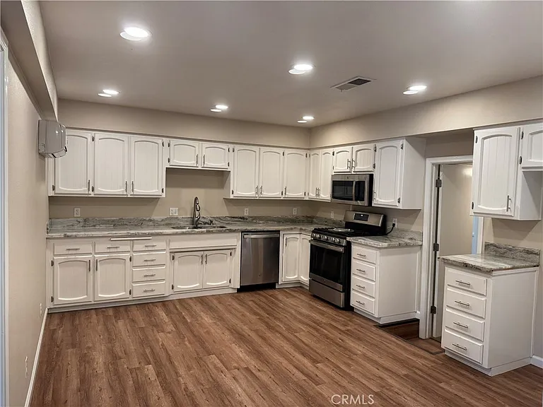 2100 Kennedy Ave — Photo 7