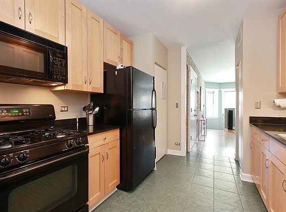 4th image of 4252 N Francisco Ave #1