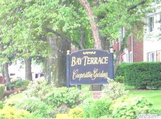 1475 212th St, Bayside, NY 11360