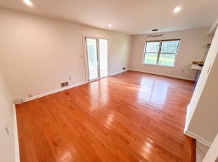 9 Norman Ct, East Brunswick, NJ 08816