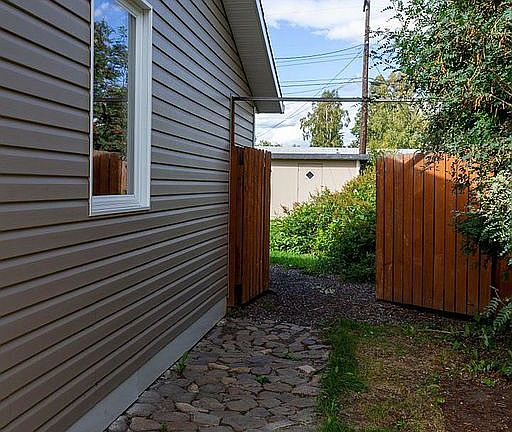 4th image of 2740 Kuskokwim Ave