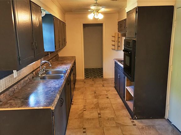 2nd image of 707 N Avenue O