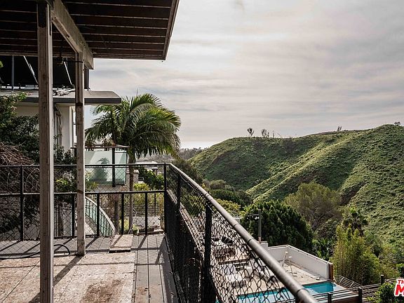 2nd image of 1545 Umeo Rd