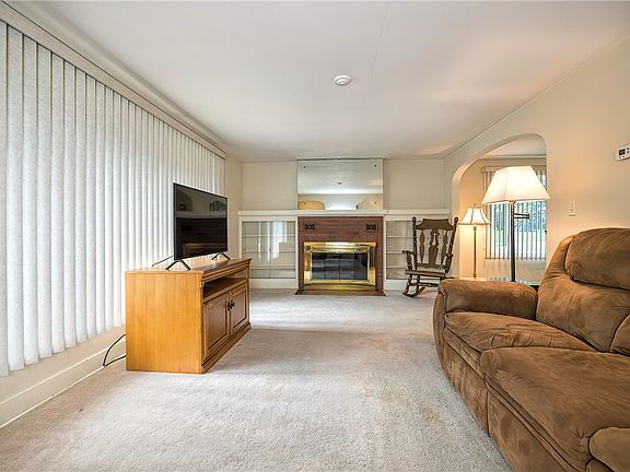 5th image of 3705 Sassafras St
