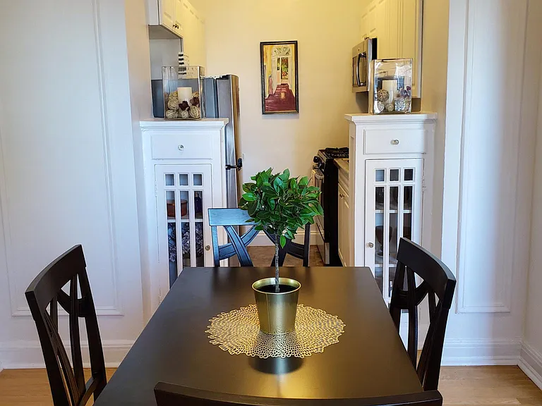 40 East Oak Street — Photo 13