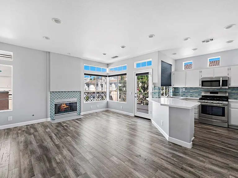 137 Shorebreaker Dr — Photo 26