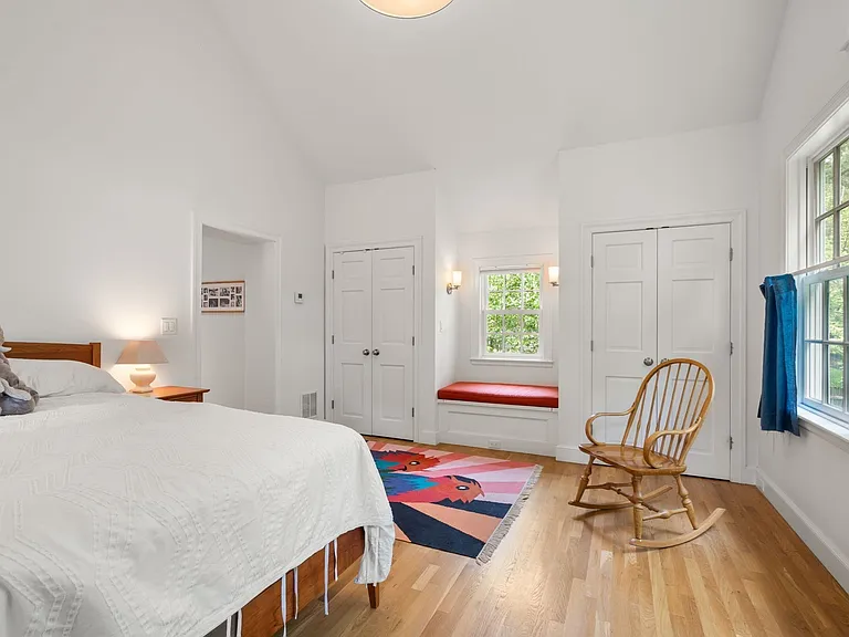 205 Brattle St — Photo 16