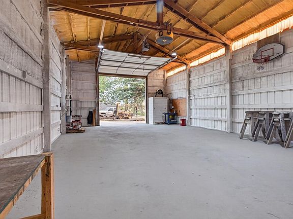 3rd image of 107 White Eagle Dr