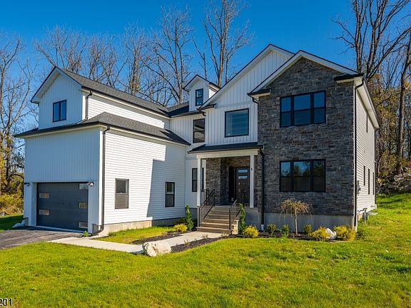 2nd image of 6 Ruby Ct