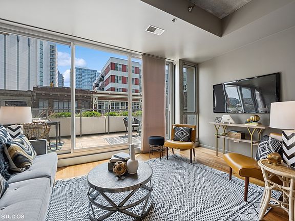 4th image of 1620 S Michigan Ave Unit 306