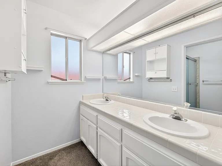2476 N Berlin Ave — Photo 45