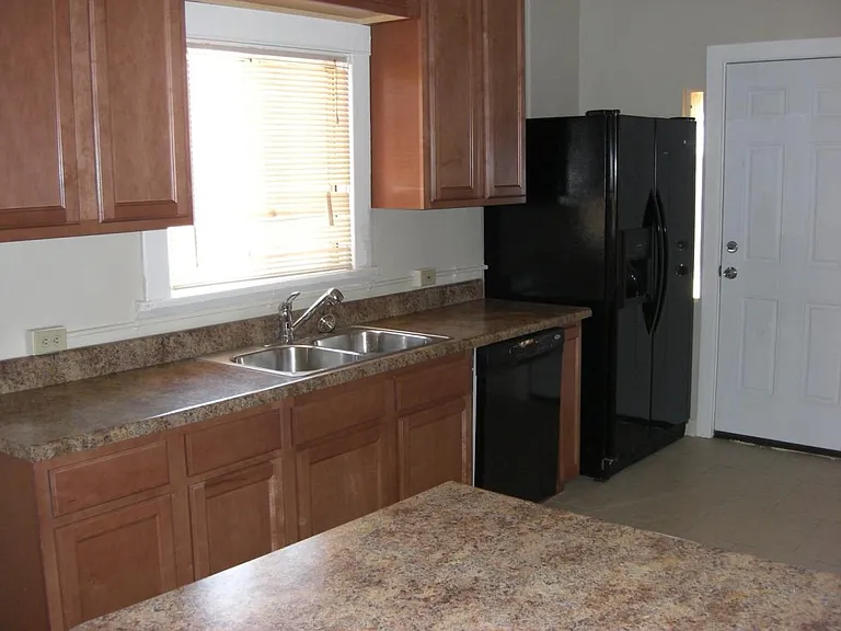 1424 N Euclid Ave — Photo 15