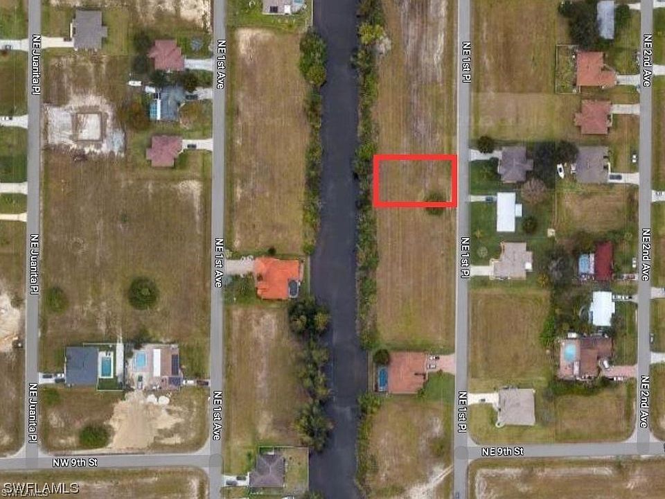 2nd image of 924 NE 1st Pl