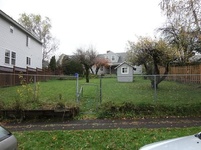 2nd image of SE Waverleigh Blvd