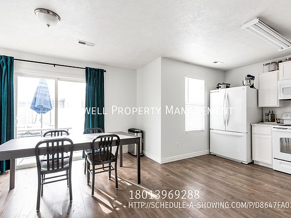 5th image of 2216 E Lennox Ln